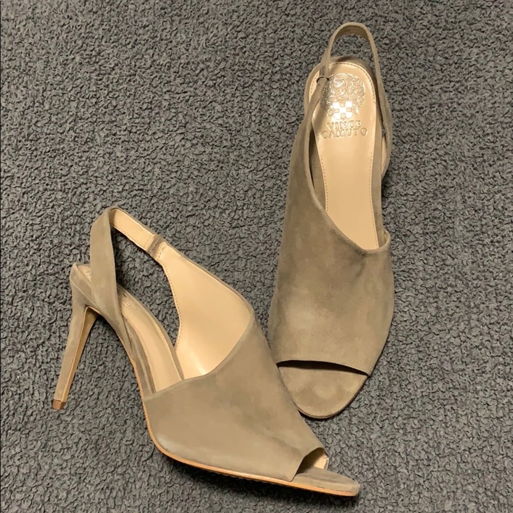 *NEW* Vince Camuto sling back, peep toe heels